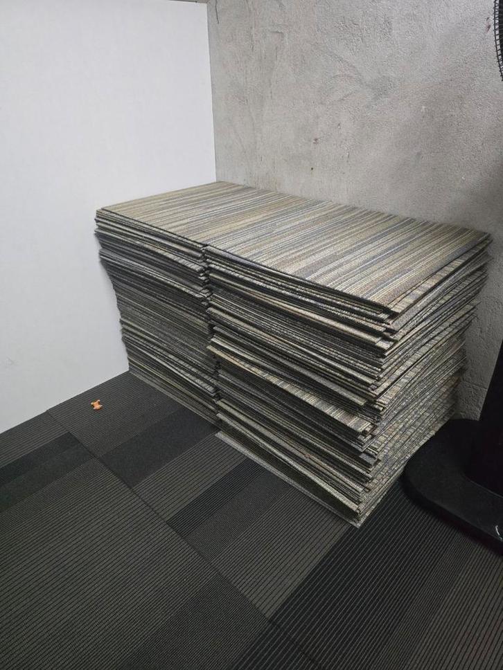 Partij Tapijttegels - Direct Beschikbaar! 50×50×5, Huis en Inrichting, Stoffering | Vloerbedekking, Gebruikt, Tapijttegels, Beige