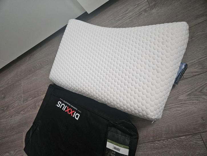 Dixxius latex hoofdkussen, Huis en Inrichting, Slaapkamer | Beddengoed, Zo goed als nieuw, Kussen, Eenpersoons, Wit, Ophalen of Verzenden