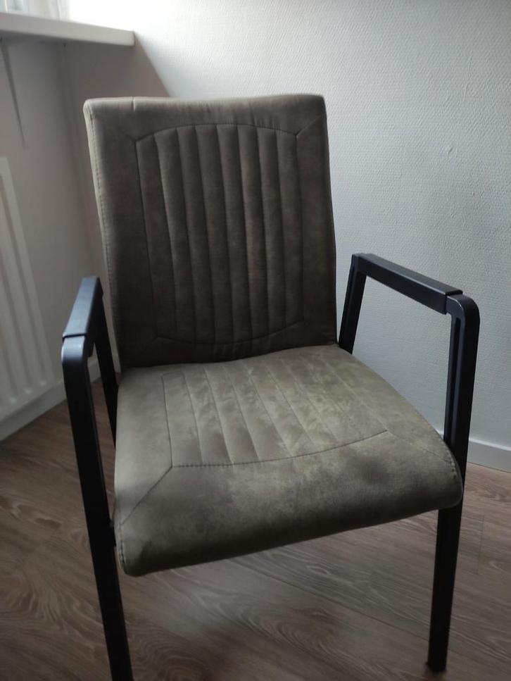 Te koop 6 mooie eetkamer stoelen, Huis en Inrichting, Stoelen, Zo goed als nieuw, Vijf, Zes of meer stoelen, Metaal, Zwart, Ophalen of Verzenden