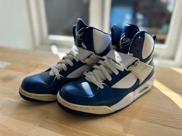 Nike Jordan Flight wit/licht blauw (maat 41) beschikbaar voor biedingen