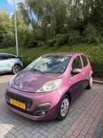 Peugeot 107 1.0 12V 5DR 2012, Auto's, Peugeot, Voorwielaandrijving, Stof, Zwart, Overige kleuren