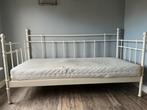 Eenpersoons bed, wit, slaapbank, met lattenbodem en matras, Huis en Inrichting, Slaapkamer | Bedden, Ophalen, 90 cm, Eenpersoons