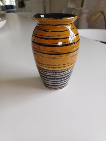 Vintage keramieken vaas 238-14 vaas beschikbaar voor biedingen