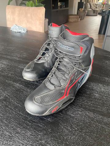 Motorschoenen van het merk Alpinestars beschikbaar voor biedingen