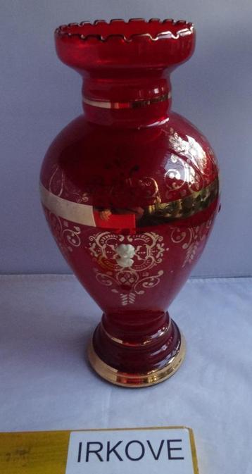 ROOD KRISTAL VAAS MET GOUD * Mooi Model * beschikbaar voor biedingen