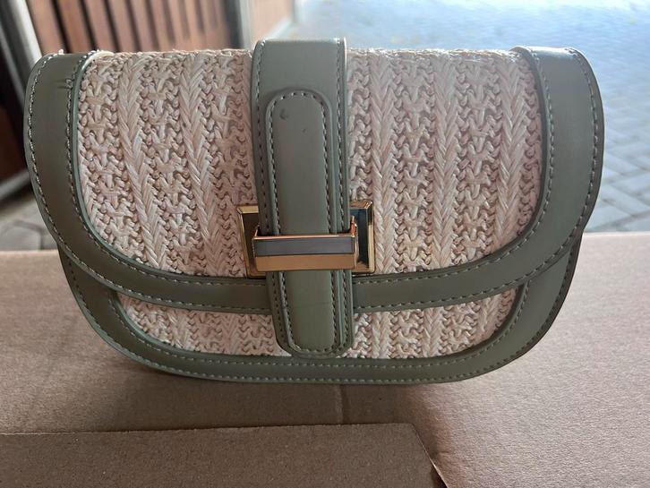 Groene Schoudertas - Zo goed als nieuw!, Sieraden, Tassen en Uiterlijk, Tassen | Damestassen, Zo goed als nieuw, Schoudertasje