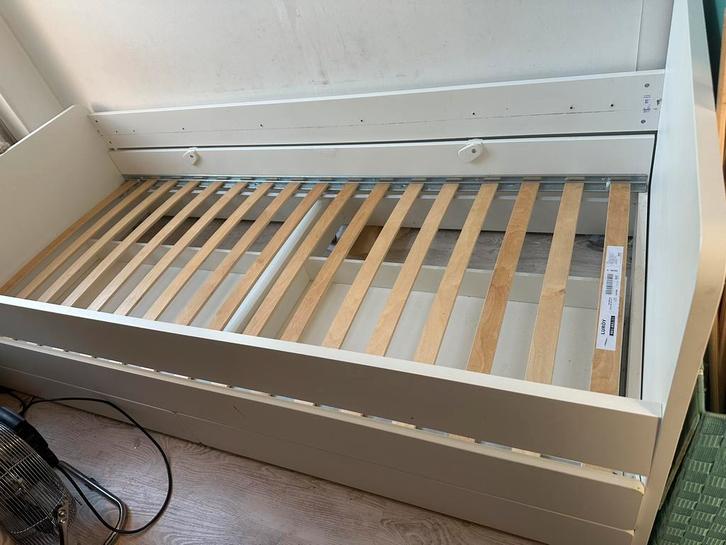 Luröy dubbel bed 90x200cm met uitschuifbed en 2x lade, Huis en Inrichting, Slaapkamer | Bedden, Zo goed als nieuw, Eenpersoons