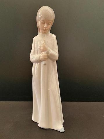 NAO Lladro porselein Devotion (Reyshof) beschikbaar voor biedingen