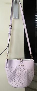 Guess Tas Lichtroze Leer, Sieraden, Tassen en Uiterlijk, Tassen | Damestassen, Ophalen of Verzenden, Zo goed als nieuw, Roze, Handtas