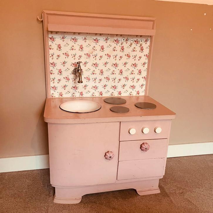 Unieke houten Brocante -keukentje- speelkeuken- oudroze Roze, Kinderen en Baby's, Speelgoed | Speelkeukens, Gebruikt, Speelkeuken