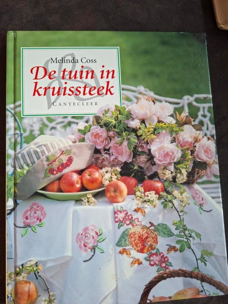 Melinda Coss - De tuin in kruissteek, Boeken, Overige Boeken, Gelezen, Ophalen of Verzenden