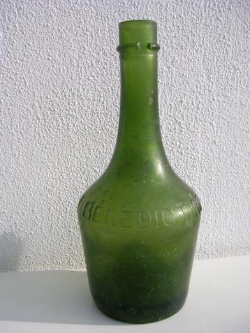 19e eeuwse Antieke Groenglazen Fles Flesje Glas Benedictine beschikbaar voor biedingen