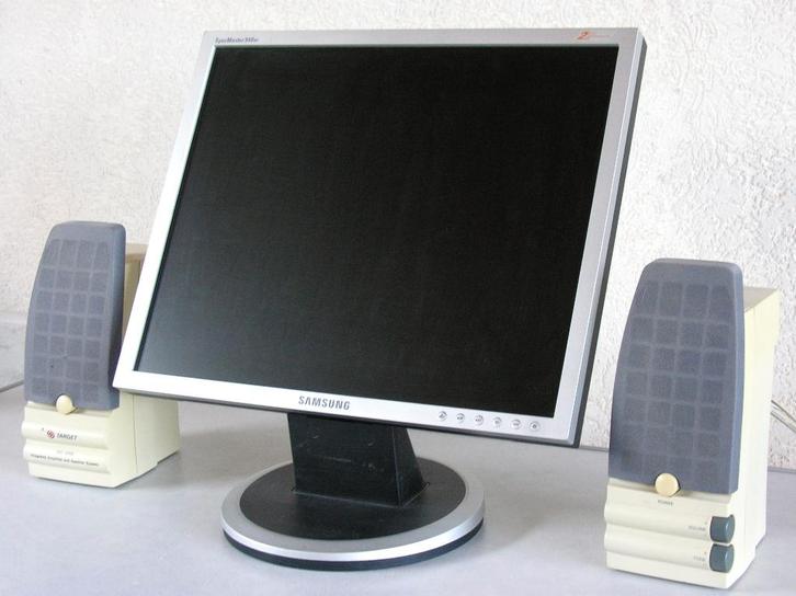 MONITOR + BOXEN, Computers en Software, Monitoren, Gebruikt, 60 Hz of minder, DVI, VGA, TN, Overige resoluties, 1 tot 2 ms, Ophalen