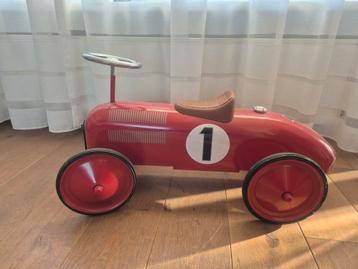Retro loopauto beschikbaar voor biedingen
