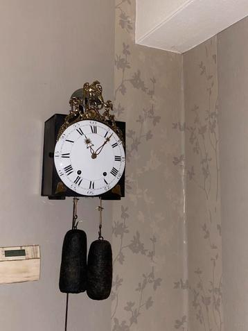 Comtoise met adelaar gietstuk ( +/-1795) beschikbaar voor biedingen