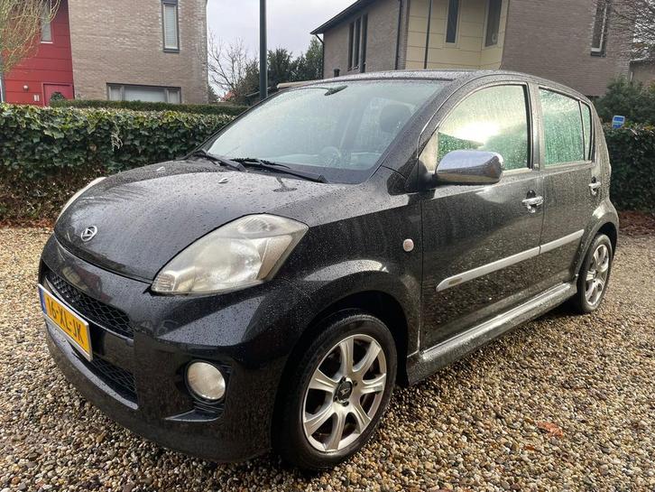 Daihatsu Sirion 1.3 16 V SPORT 2007 Zwart, Auto's, Daihatsu, Bedrijf, Te koop, Sirion, ABS, Airbags, Airconditioning, Bluetooth