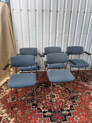 5 Gispen vintage eetkamerstoelen beschikbaar voor biedingen