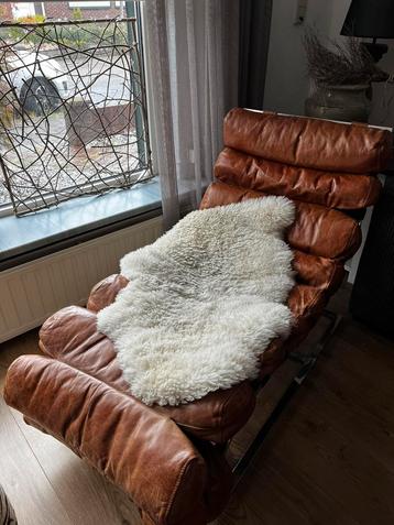Vintage leren lounge / ligstoel beschikbaar voor biedingen