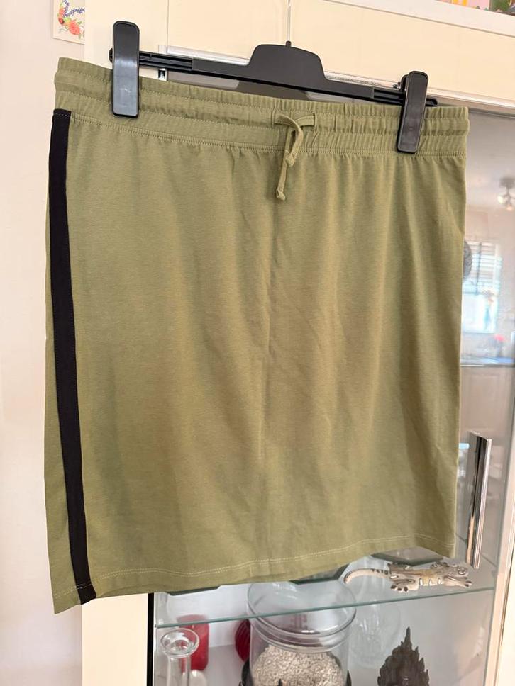 Groene rok met zwarte streep - Jazlyn XXL, Kleding | Dames, Rokken, Zo goed als nieuw, Maat 46/48 (XL) of groter, Groen, Boven de knie