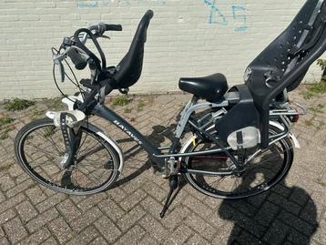 Batavus moederfiets met kinderzitjes 28/50 beschikbaar voor biedingen