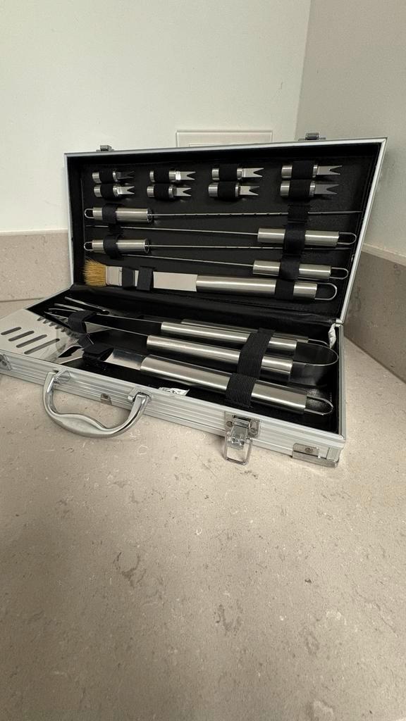 BBQ Gereedschapset 16-delig in Koffer - Nieuw!, Tuin en Terras, Barbecue-accessoires, Nieuw, Ophalen of Verzenden