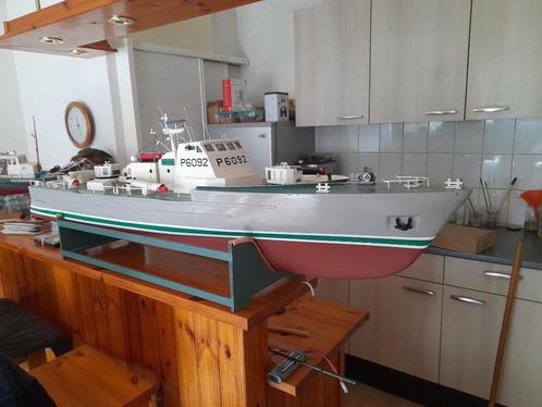 Pracht extra grote RC Torpedo snellboot Dachs 1.40m lang, Hobby en Vrije tijd, Modelbouw | Boten en Schepen, Zo goed als nieuw
