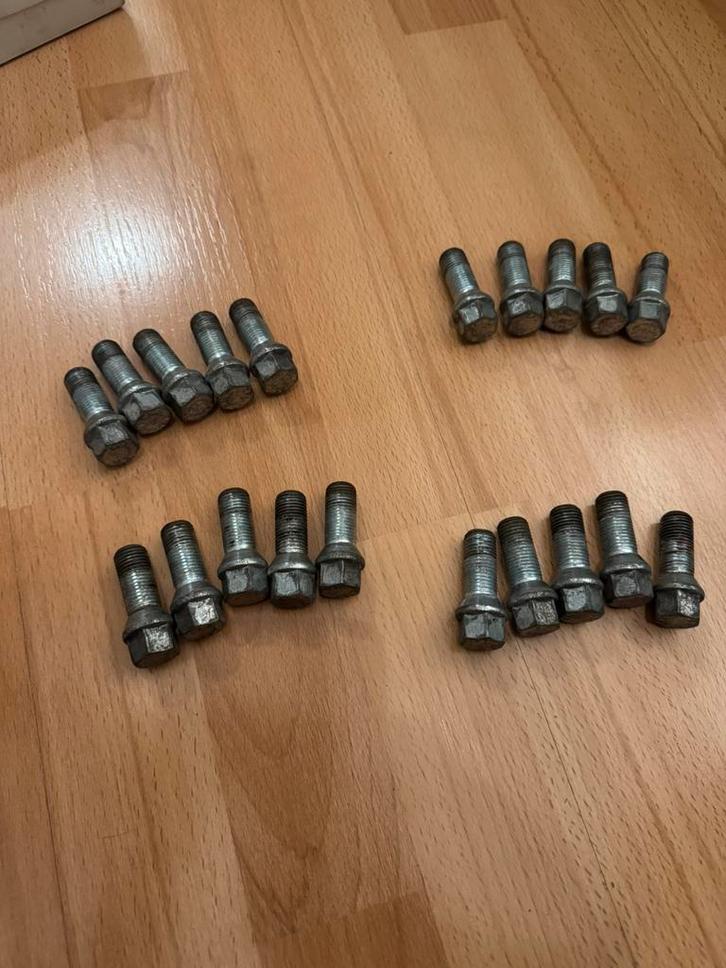 20 stuks Conische wielbouten VAG / M14x1,50 / Volkswagen, Auto-onderdelen, Klein materiaal, Gebruikt, Ophalen