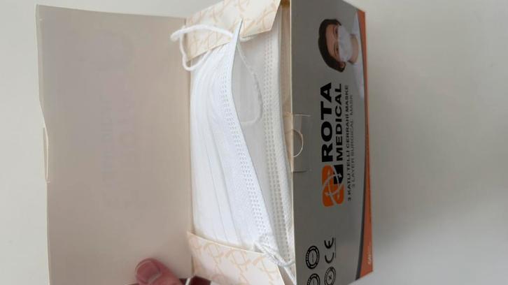 Medische Mondmaskers veel, Diversen, Verpleegmiddelen, Nieuw, Ophalen