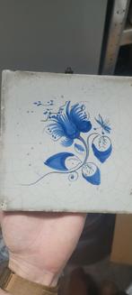 Delftsblauwe Tegel met Friese Bloem, Antiek en Kunst, Antiek | Wandborden en Tegels, Ophalen of Verzenden