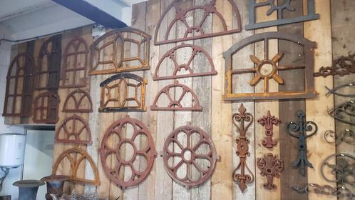 Diverse gietijzeren kozijnen stalramen + glas stalraam, Antiek en Kunst, Curiosa en Brocante, Verzenden