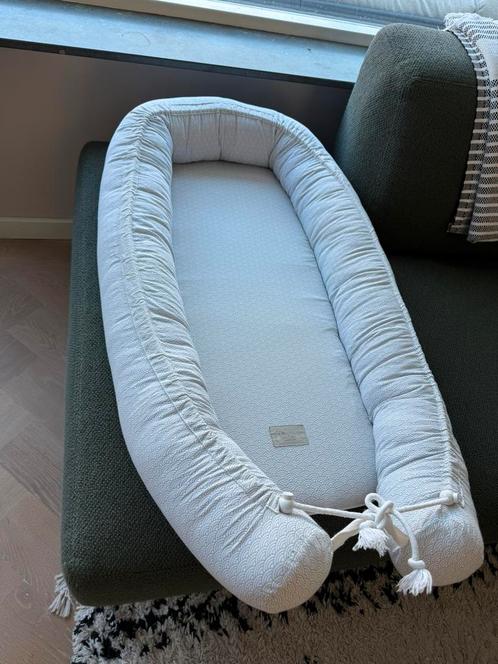 Babynestje CamCam Copenhagen, lichtgrijs, Kinderen en Baby's, Kinderspulletjes, Zo goed als nieuw, Ophalen of Verzenden
