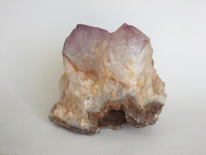 amethist mooie ruwe edelsteen, Sieraden, Tassen en Uiterlijk, Edelstenen, Zo goed als nieuw, Ophalen of Verzenden