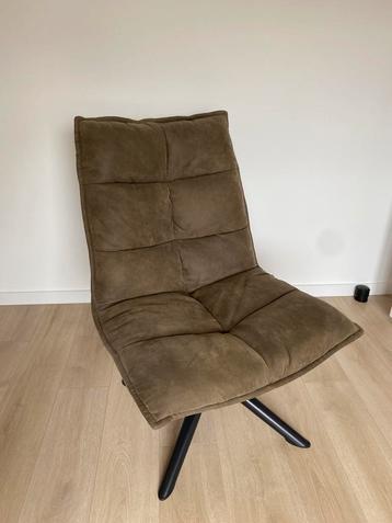 Mooie donker groene fauteuil beschikbaar voor biedingen