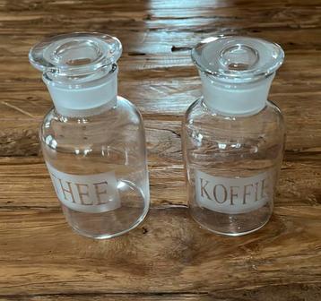 Antieke Apothekers Potjes Koffie & Thee beschikbaar voor biedingen