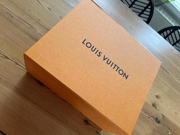 Louis Vuitton doos beschikbaar voor biedingen