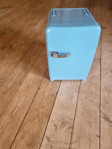 Compacte thermo-elektrische minikoelkast RF-1030 AC/DC – 7,9 beschikbaar voor biedingen