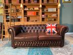 Engels Chesterfield bank bruin gevlamd GRATIS BEZORGD, Gebruikt, 125 cm of meer, Leer, Ophalen of Verzenden
