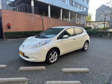 Nissan LEAF Base 24 kWh 80kw NAP White Metallic beschikbaar voor biedingen