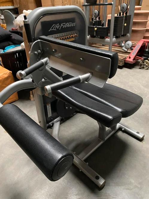Life fitness seated curl zgan, Sport en Fitness, Fitnessmaterialen, Zo goed als nieuw, Overige typen, Ophalen of Verzenden