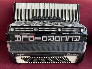 Italiaanse Accordiola Super Carmen accordeon . 4 korig .