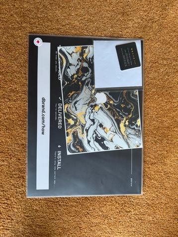 dbrand IPad Skin - Marmer Goud - 11 inch beschikbaar voor biedingen