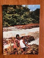 Suriname - Gezicht op Waterval in een Surinaamse rivier., Verzamelen, Ansichtkaarten | Buitenland, Ophalen of Verzenden, 1960 tot 1980