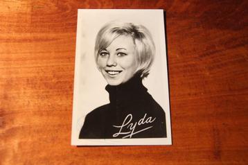 Fotokaartje Lyda gesigneerd beschikbaar voor biedingen