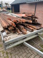 Twee aanhangers vol hardhout voornamelijk kozijnstijlen, Doe-het-zelf en Verbouw, Hout en Planken, Ophalen, Minder dan 25 mm, Zo goed als nieuw