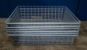 6 x Ikea metalen manden lades beschikbaar voor biedingen