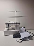 Janome CoverPro 3000 Coverlockmachine, Hobby en Vrije tijd, Naaimachines en Toebehoren, Ophalen, Zo goed als nieuw, Lockmachine