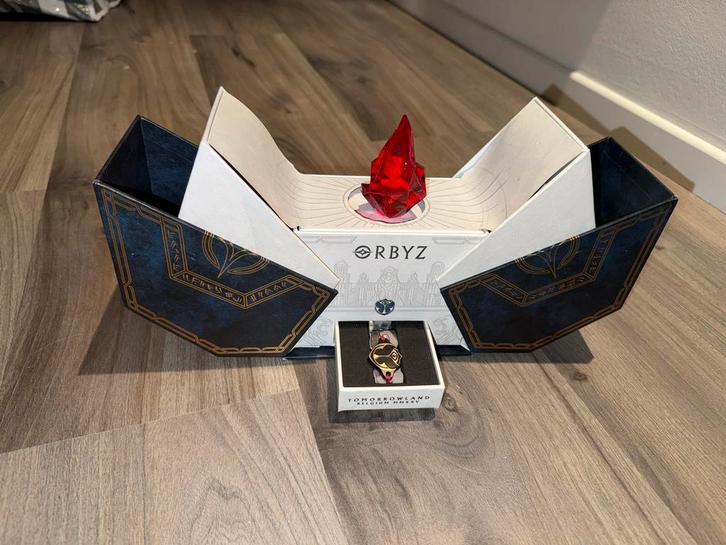 Tomorrowland 2025 Orbyz - Limited Edition!, Verzamelen, Overige Verzamelen, Zo goed als nieuw, Ophalen of Verzenden