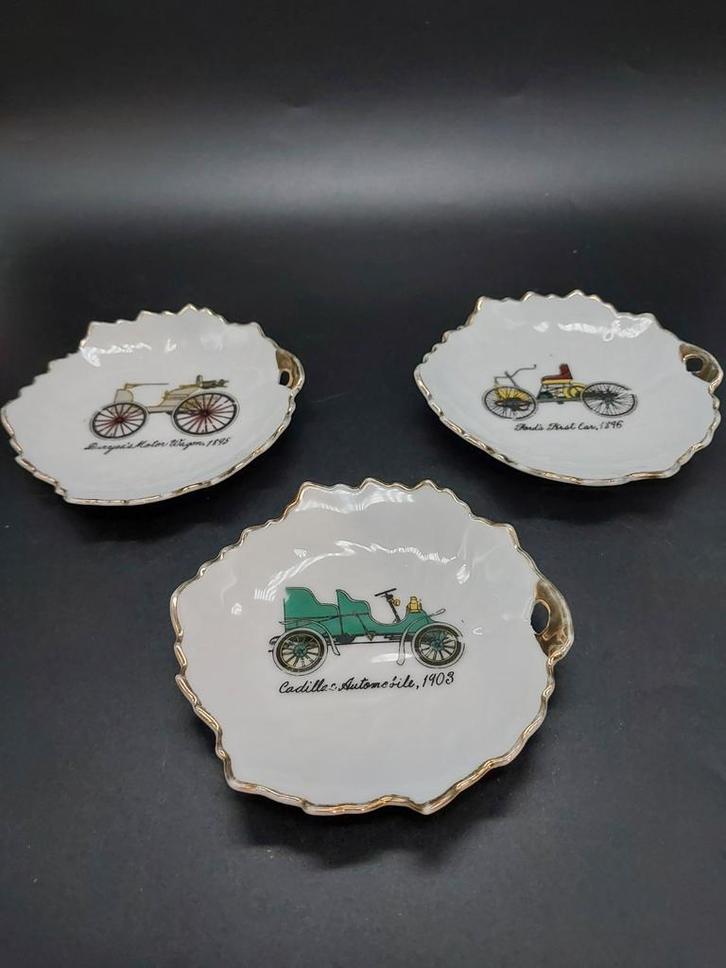 Vintage petitfour schaaltjes Oldtimers - Carrosserie De Smet, Antiek en Kunst, Antiek | Schalen, Ophalen of Verzenden