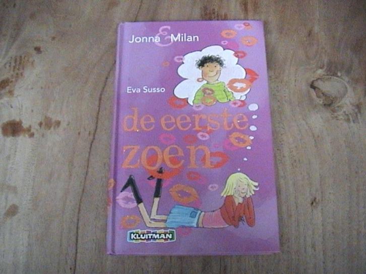 Jonna & Milan - de eerste zoen - ZGAN - dagboek / bh / liefd, Boeken, Kinderboeken | Jeugd | 10 tot 12 jaar, Zo goed als nieuw
