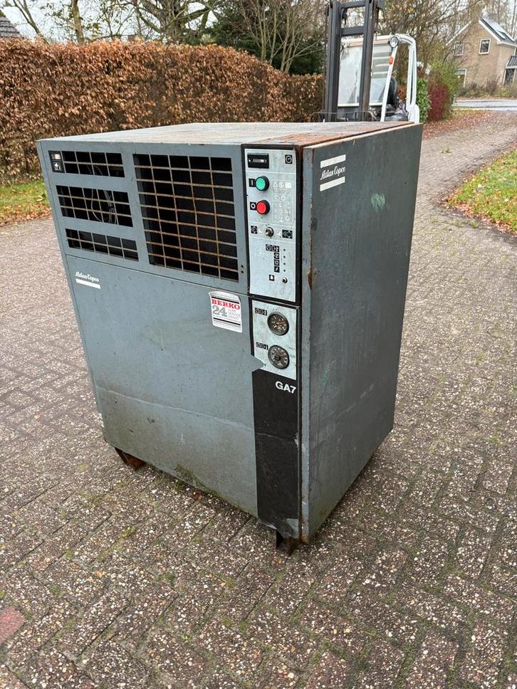 Atlas Copco Schroefcompressor met luchtdroger, Doe-het-zelf en Verbouw, Compressors, Gebruikt, 100 liter of meer, Ophalen of Verzenden